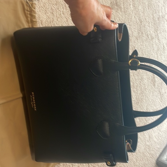 Burberry medium banner in mint condition - Picture 5 of 15